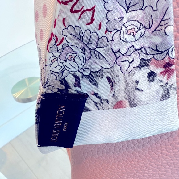 Capucines Louis Vuitton pink handbag with matching scarf - Picture 3 of 6